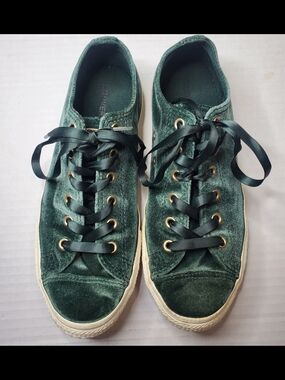 Converse Women's Dark Green Velvet Low-Top Sneakers 5.5